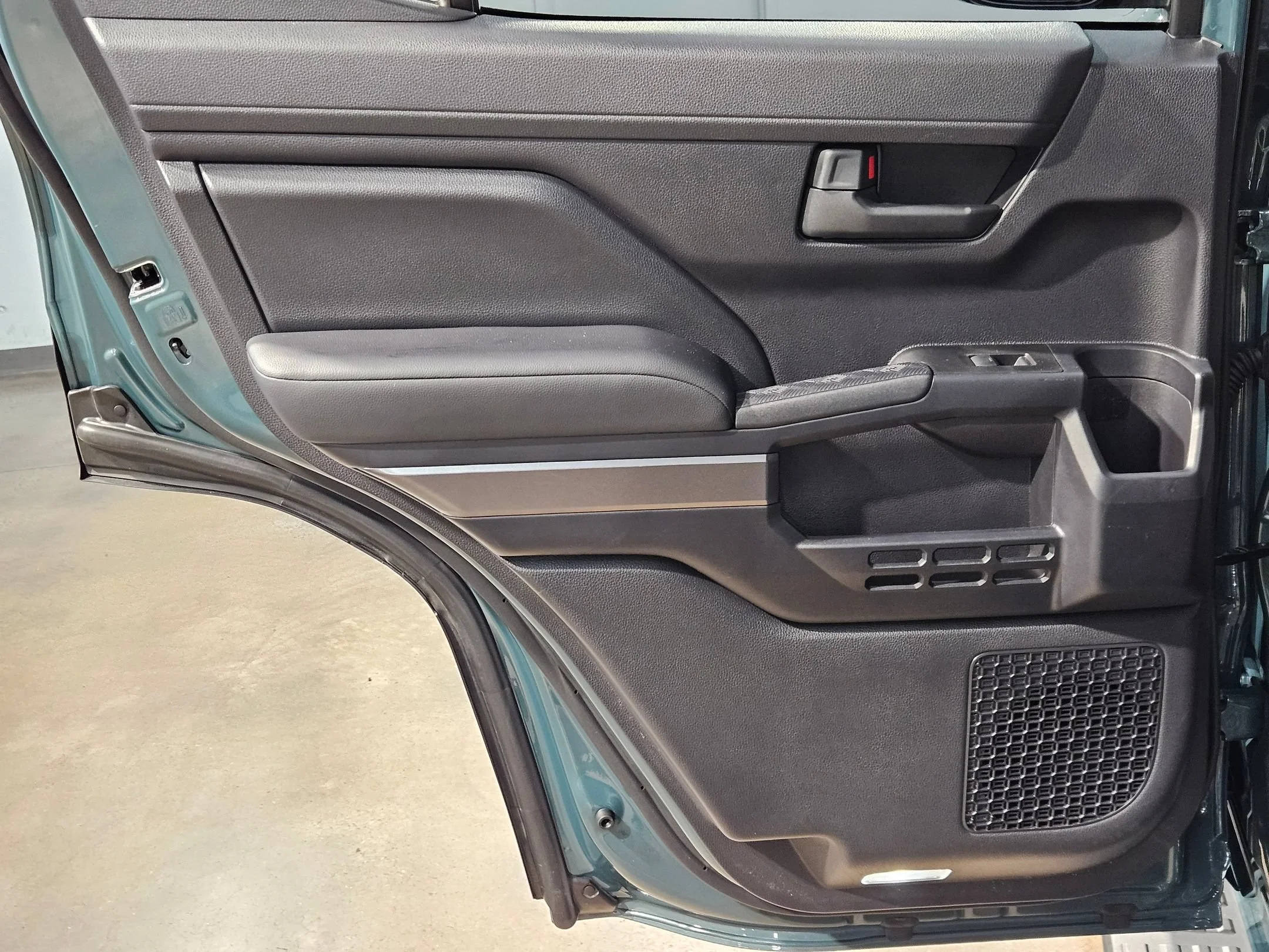 Certified Used 2025 Everest Toyota TRD Off Road image 33