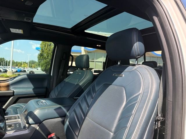 Used 2018 White Platinum Clearcoat Metallic Ford Limited image 19