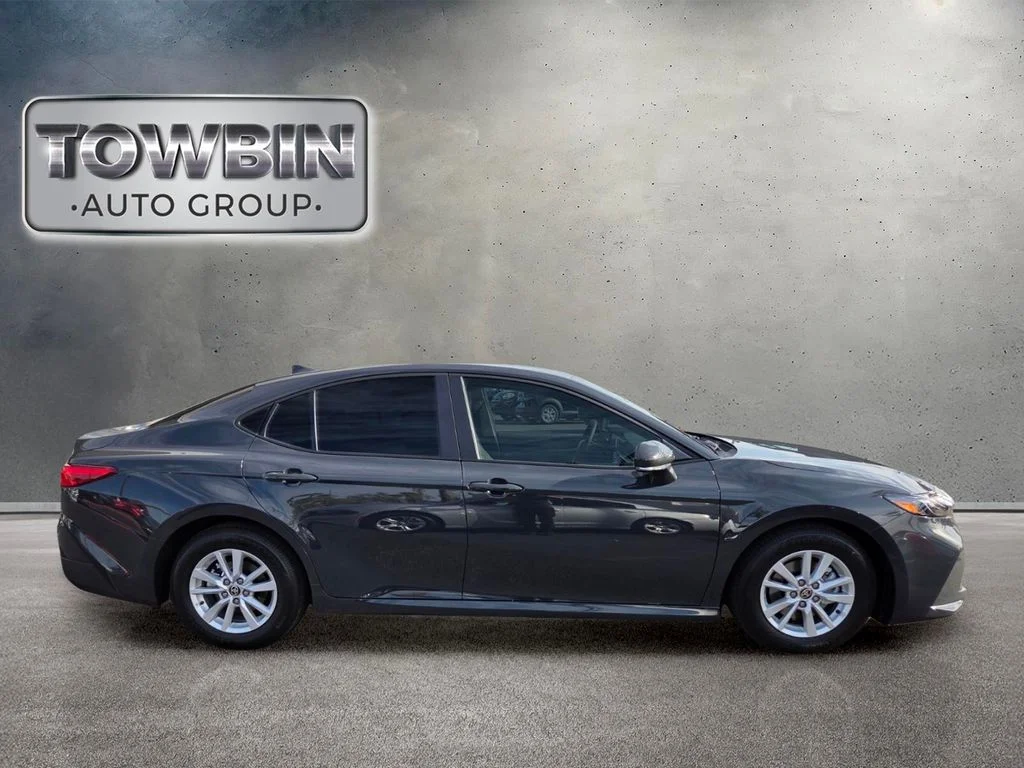 Used 2026  Toyota LE image 3