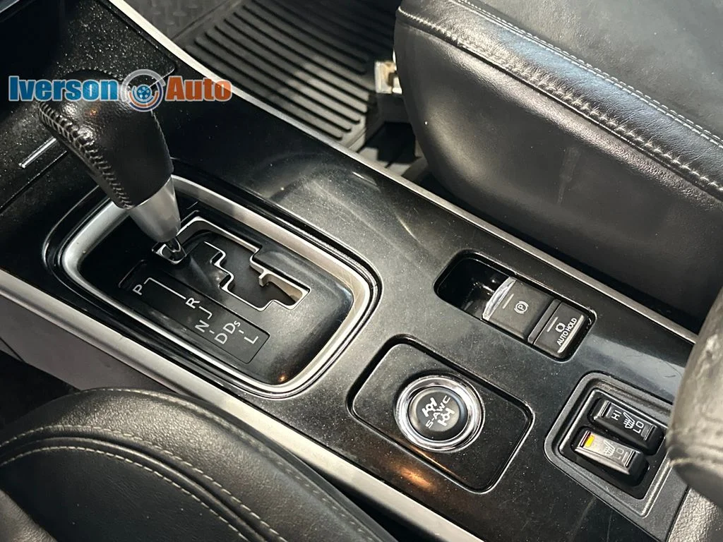 Used 2019 Black Mitsubishi ES image 21