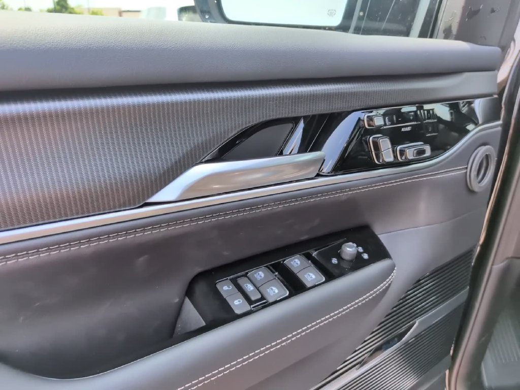 New 2026 High Gloss Black Exterior Paint Jeep Grand Wagoneer image 15
