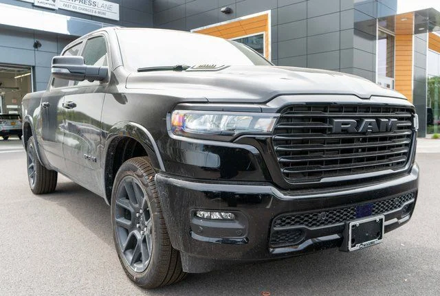 New 2026 Diamond Black Crystal Pearl-Coat Exterior Paint RAM Laramie image 4