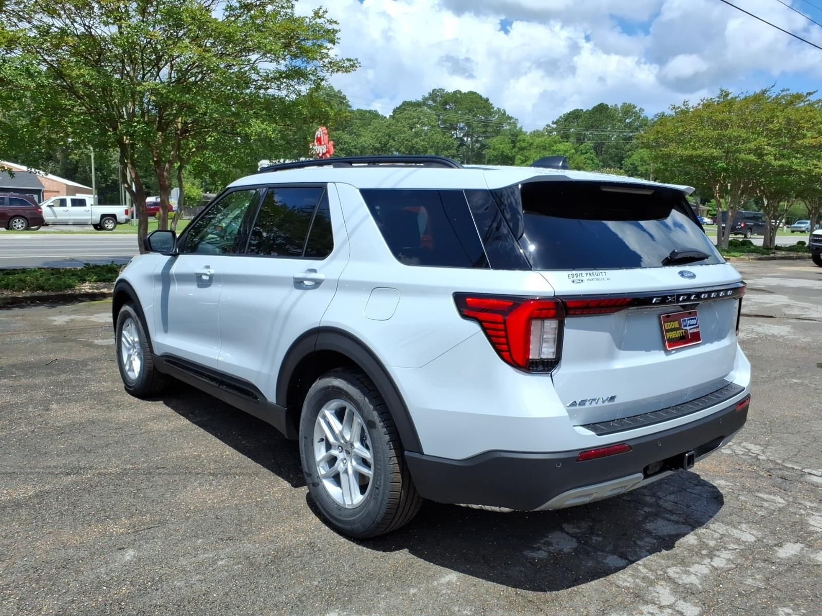 New 2026 Space White Metallic Ford Active image 3