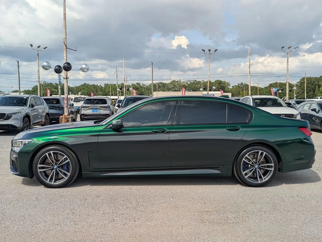 Used 2020 Gray BMW 750i xDrive image 2