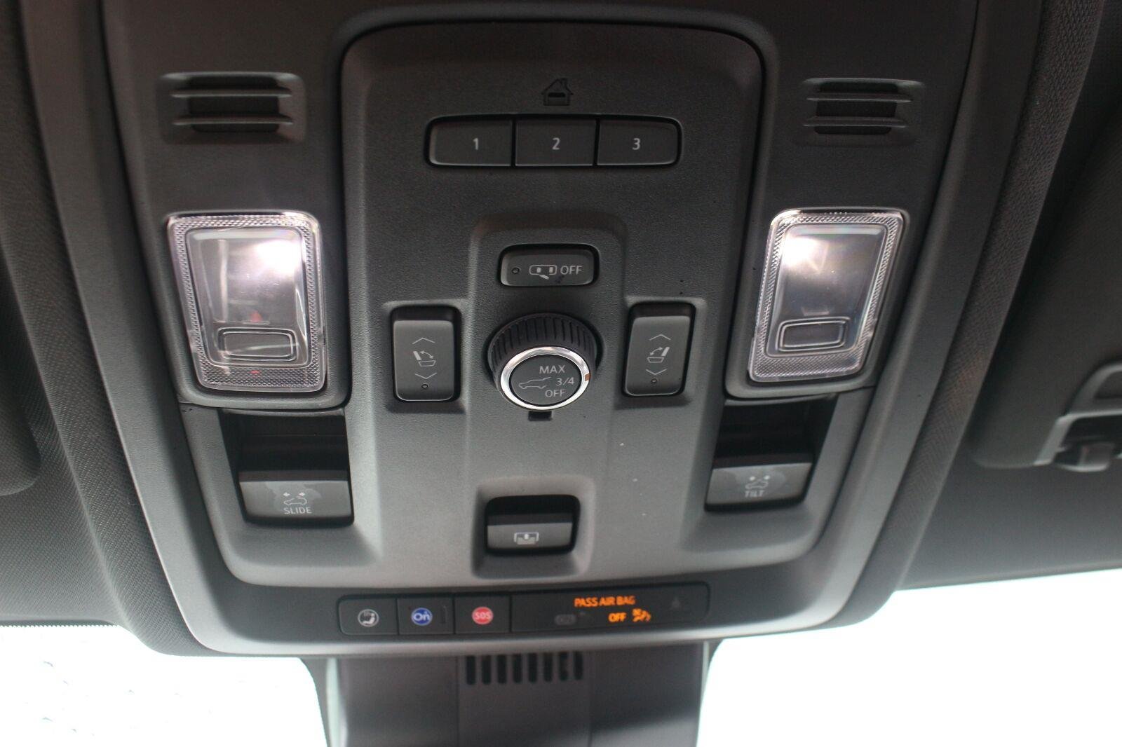 Used 2024 Black Chevrolet Z71 image 34