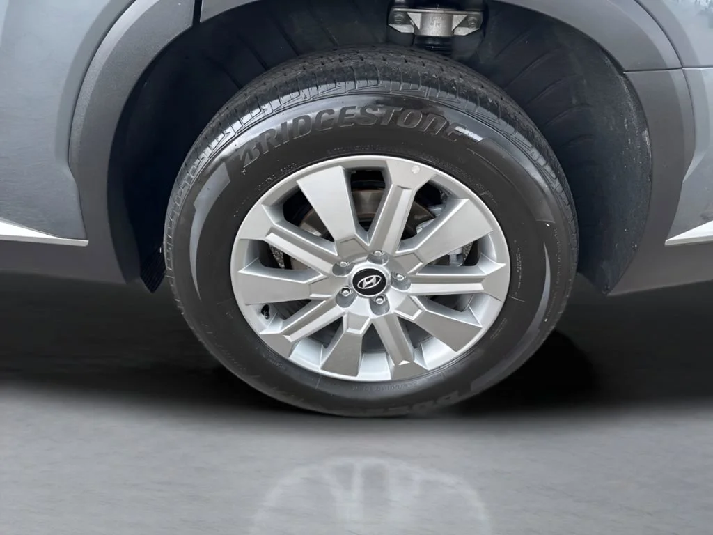 Used 2025 Charcoal Hyundai SEL image 35