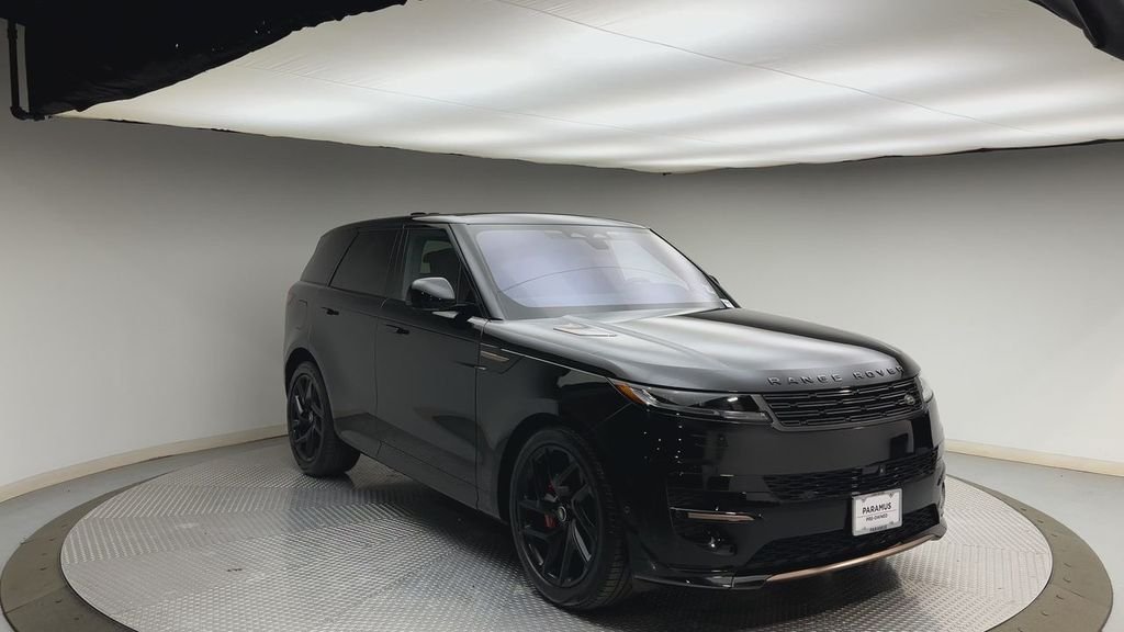Used 2023 Santorini Black Metallic Land Rover SE Dynamic image 8