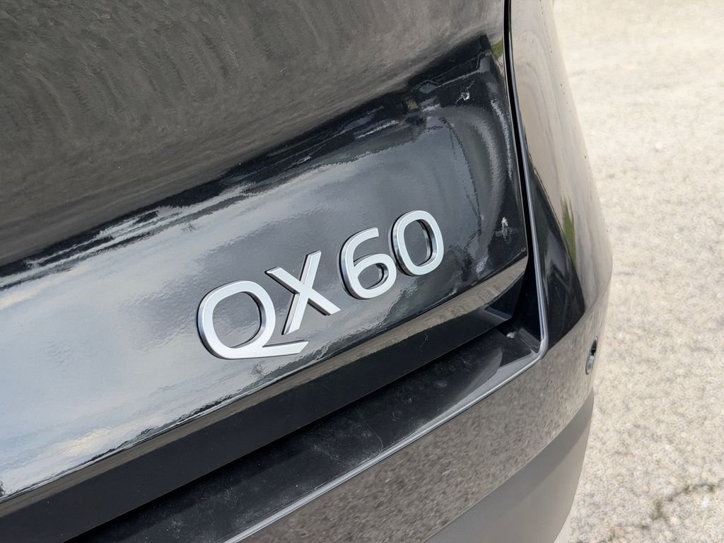 New 2027 MINERAL BLACK INFINITI Luxe FWD image 12