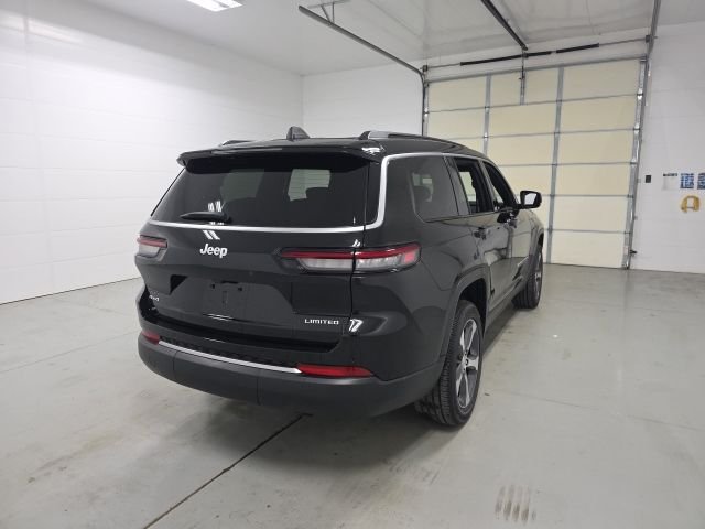 New 2026 Diamond Black Crystal Pearl-Coat Exterior Paint Jeep Limited image 4