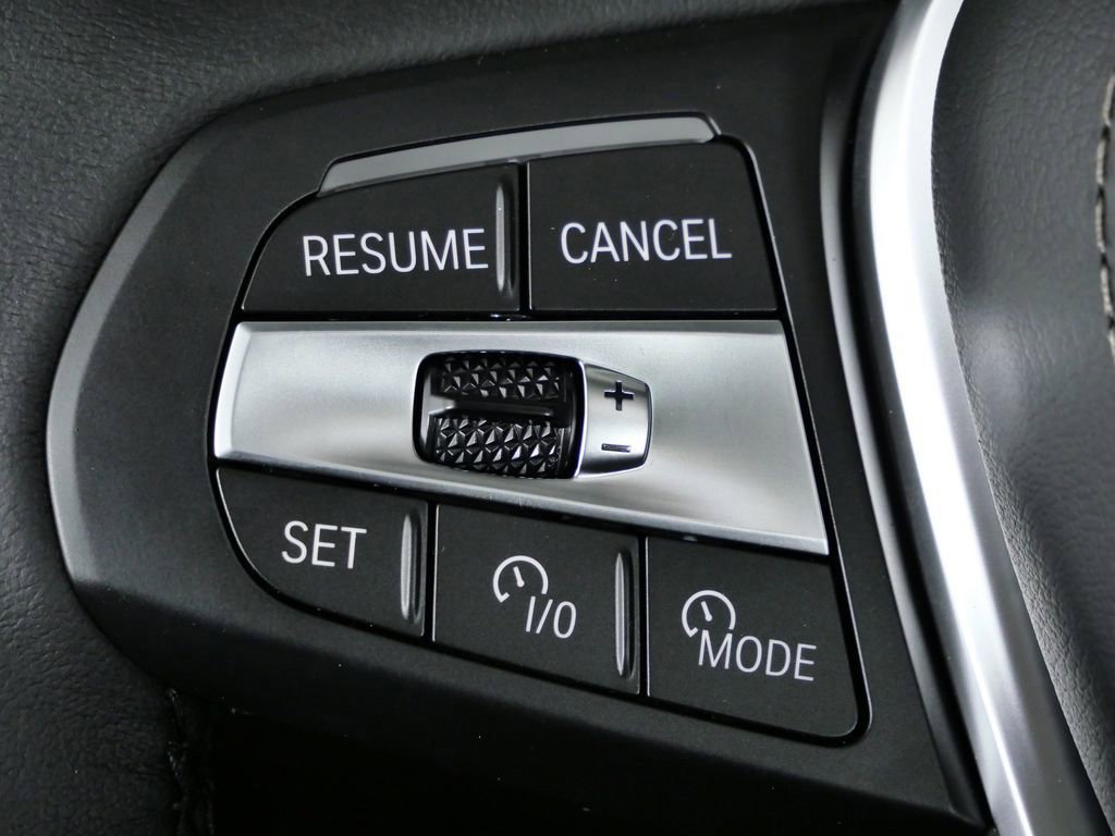 Used 2026 Mineral White Metallic BMW xDrive40i image 42
