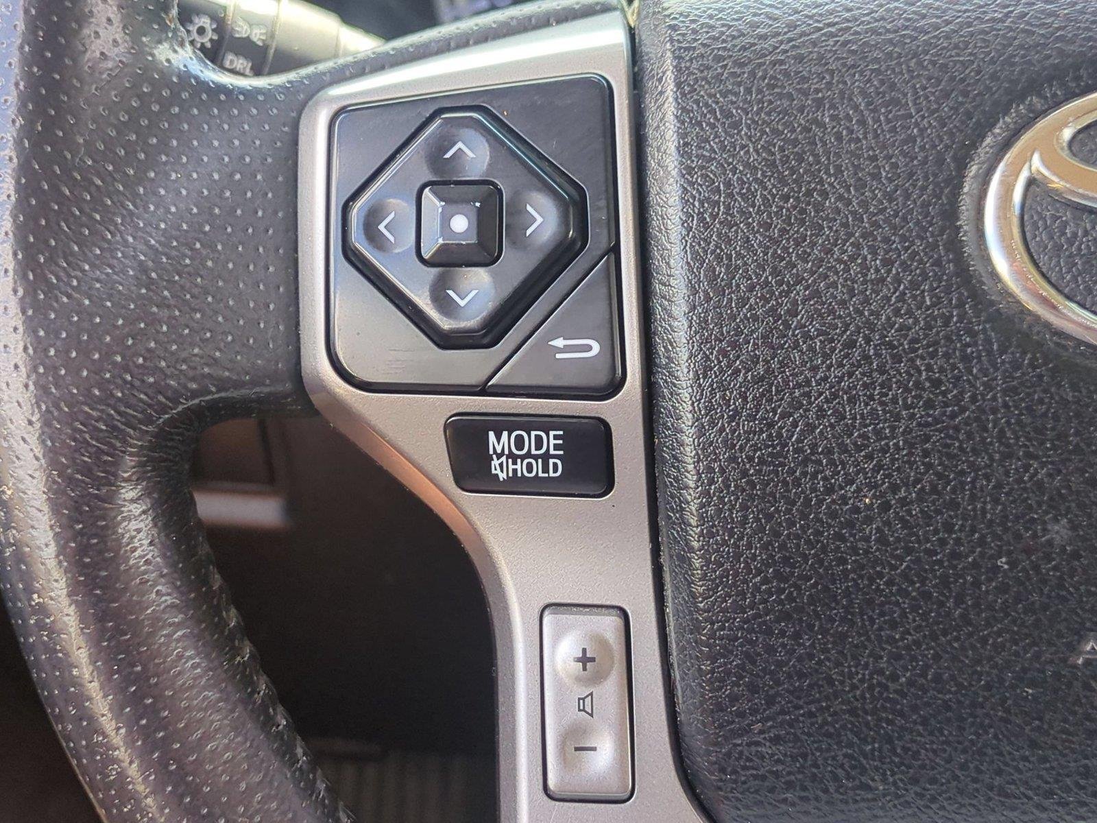 Used 2017 Super White Toyota SR5 image 19