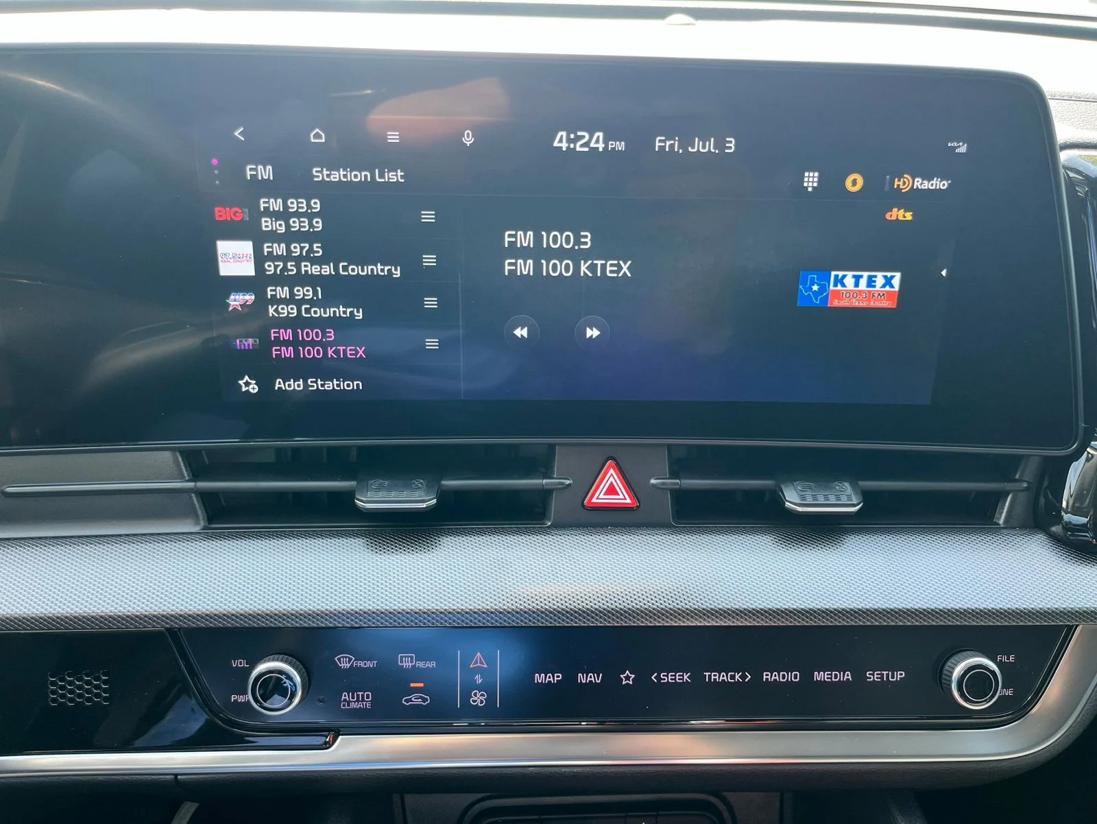 Used 2023 White Kia SX-Prestige image 16
