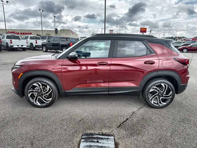 Used 2025 Crimson Metallic Chevrolet RS image 14
