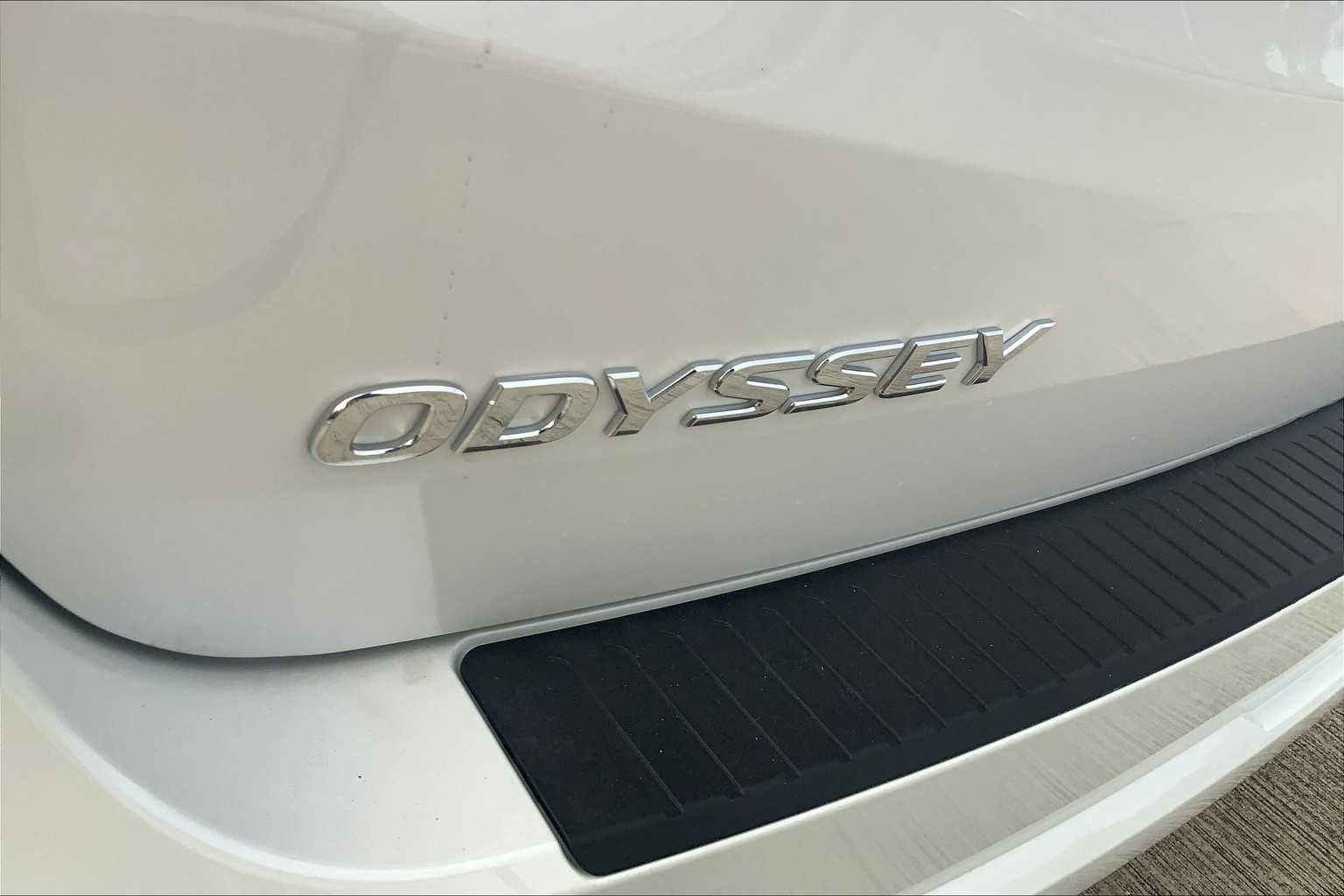 New 2026 Platinum White Pearl Honda EX-L image 15
