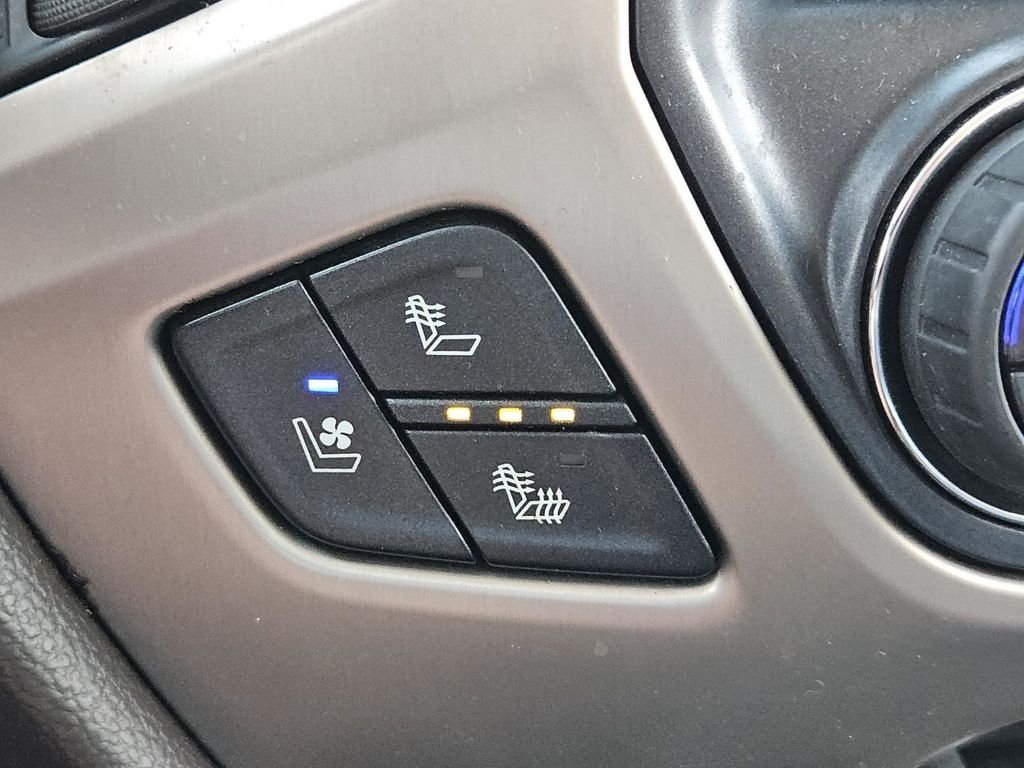 Used 2018 Silver GMC Denali image 30