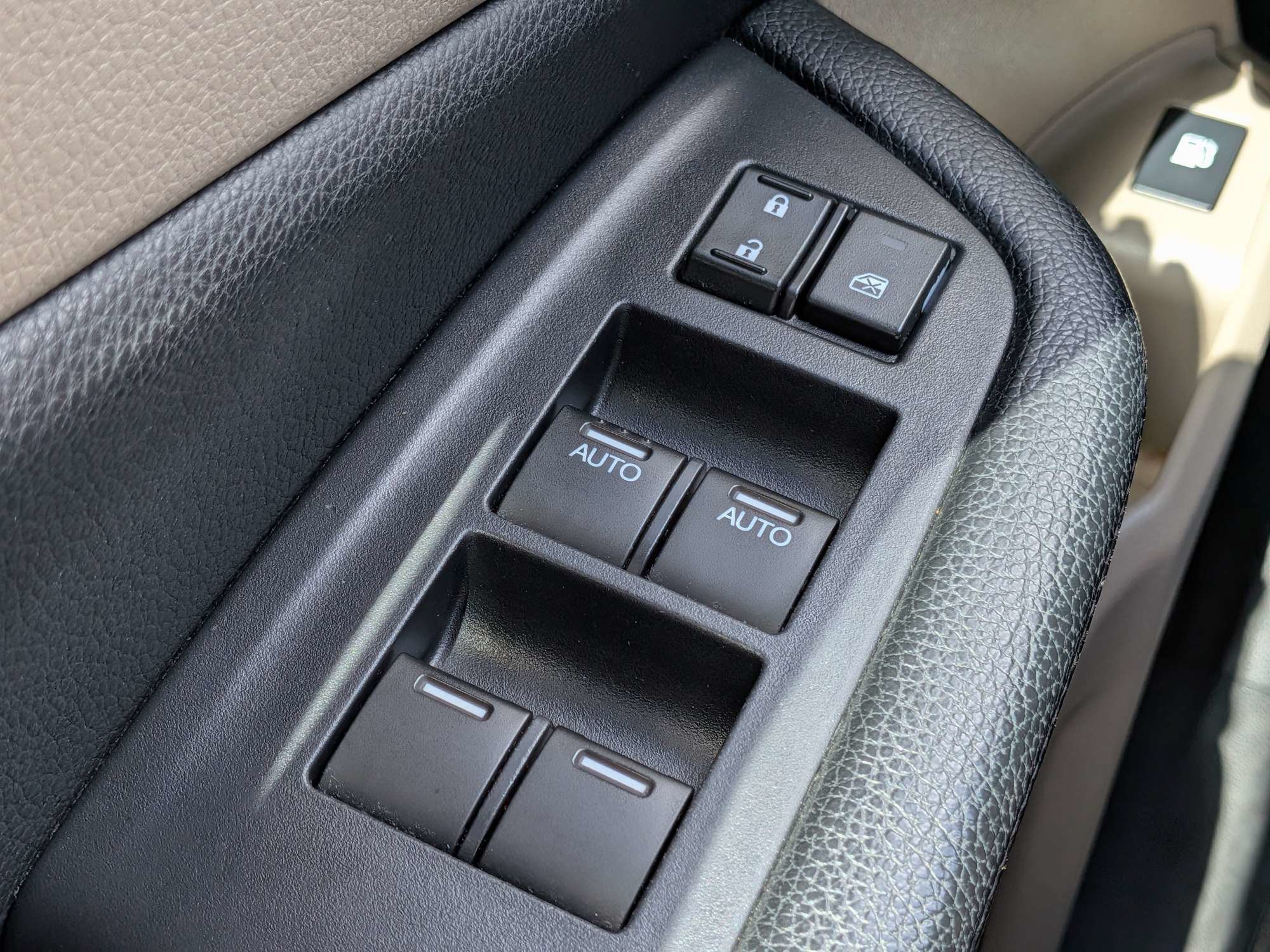 Used 2019 Crystal Black Pearl Honda LX image 26