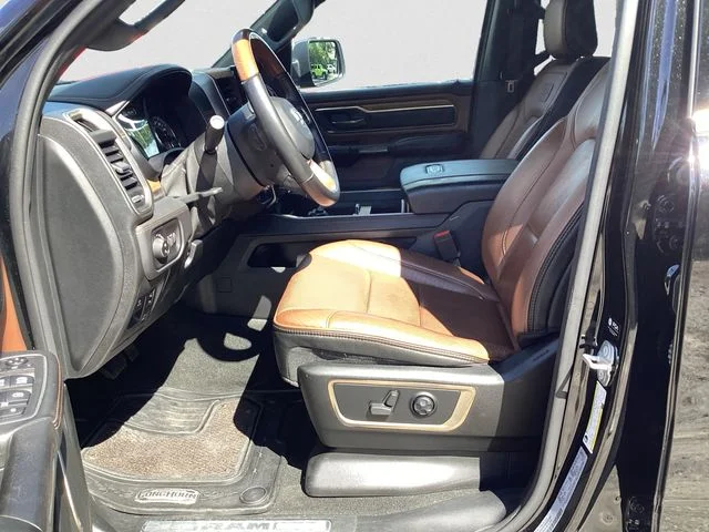 Used 2021 Diamond Black Ram Limited image 9