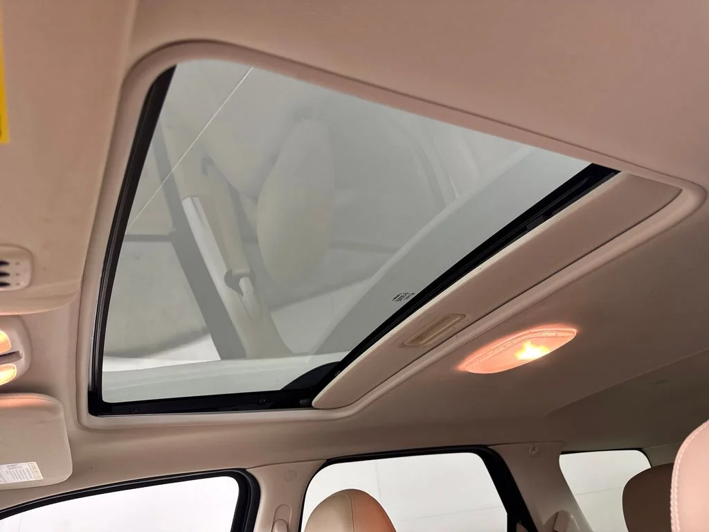 Used 2011 Gold Ford Limited image 11