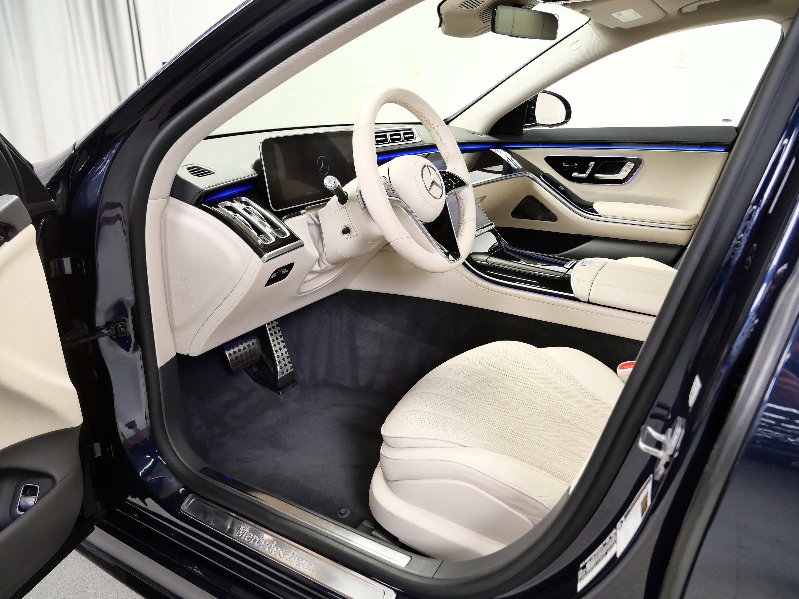 Used 2022 Nautical Blue Metallic Mercedes-Benz S 500 image 14