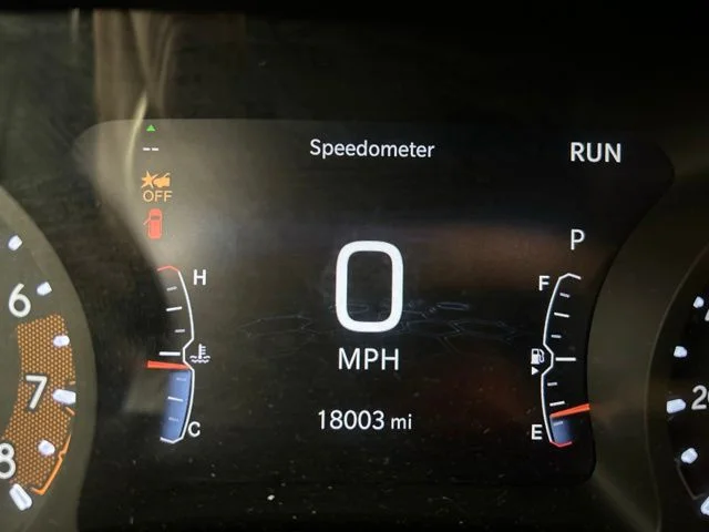 Used 2025 Silver Jeep Latitude image 29