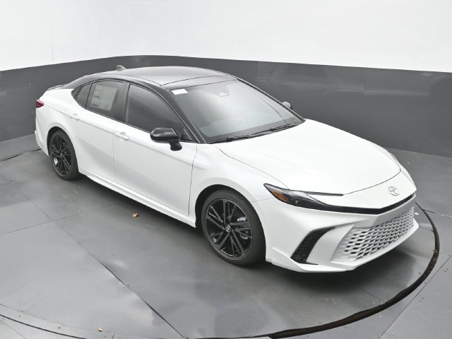 New 2026 Wind Chill Pearl/Black Toyota XSE image 27