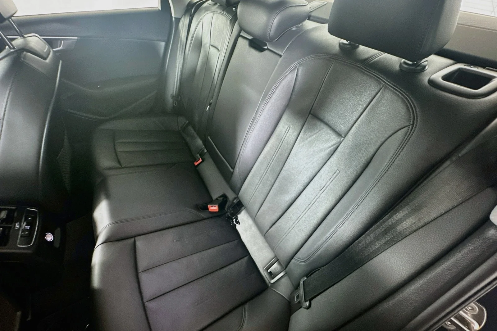 Used 2017 Manhattan Gray Metallic Audi Premium image 9