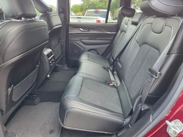 New 2026 Velvet Red Pearl-Coat Exterior Paint Jeep Altitude image 5