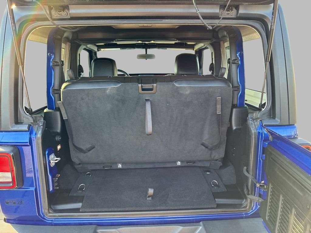 Used 2020 Blue Jeep Rubicon image 11