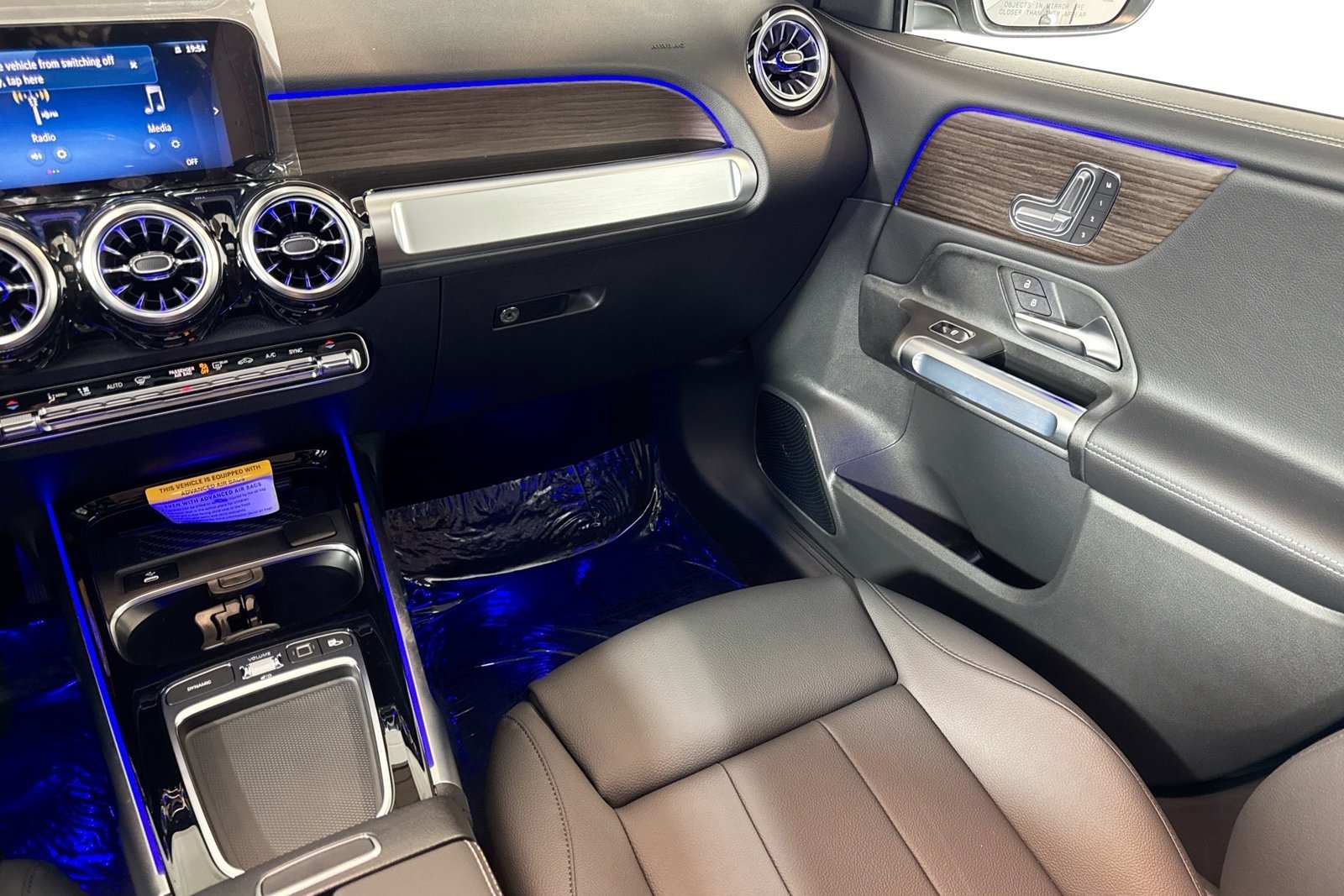 New 2026 Cirrus Silver Metallic Mercedes-Benz GLB 250 image 21