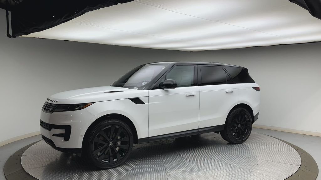 Used 2023 Fuji White Land Rover SE image 6