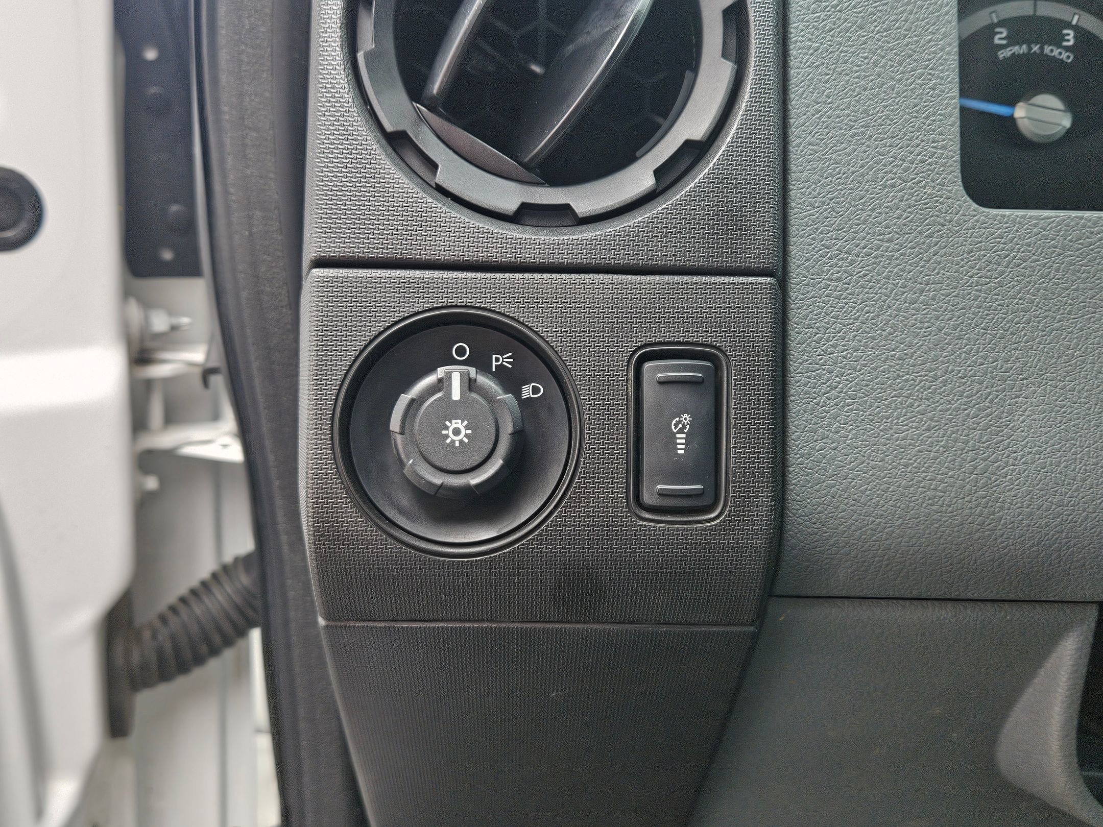 Used 2015 Oxford White Ford XL image 18