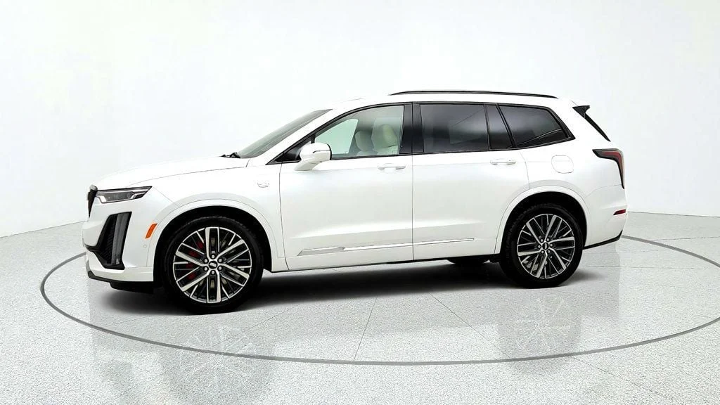 Used 2024 Crystal White Tricoat Cadillac AWD 4dr Sport w/ Super Cruise & Technology Pkg image 8