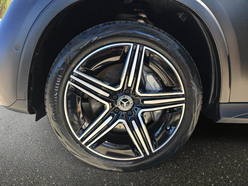 Used 2025  Mercedes-Benz GLC 300 image 36