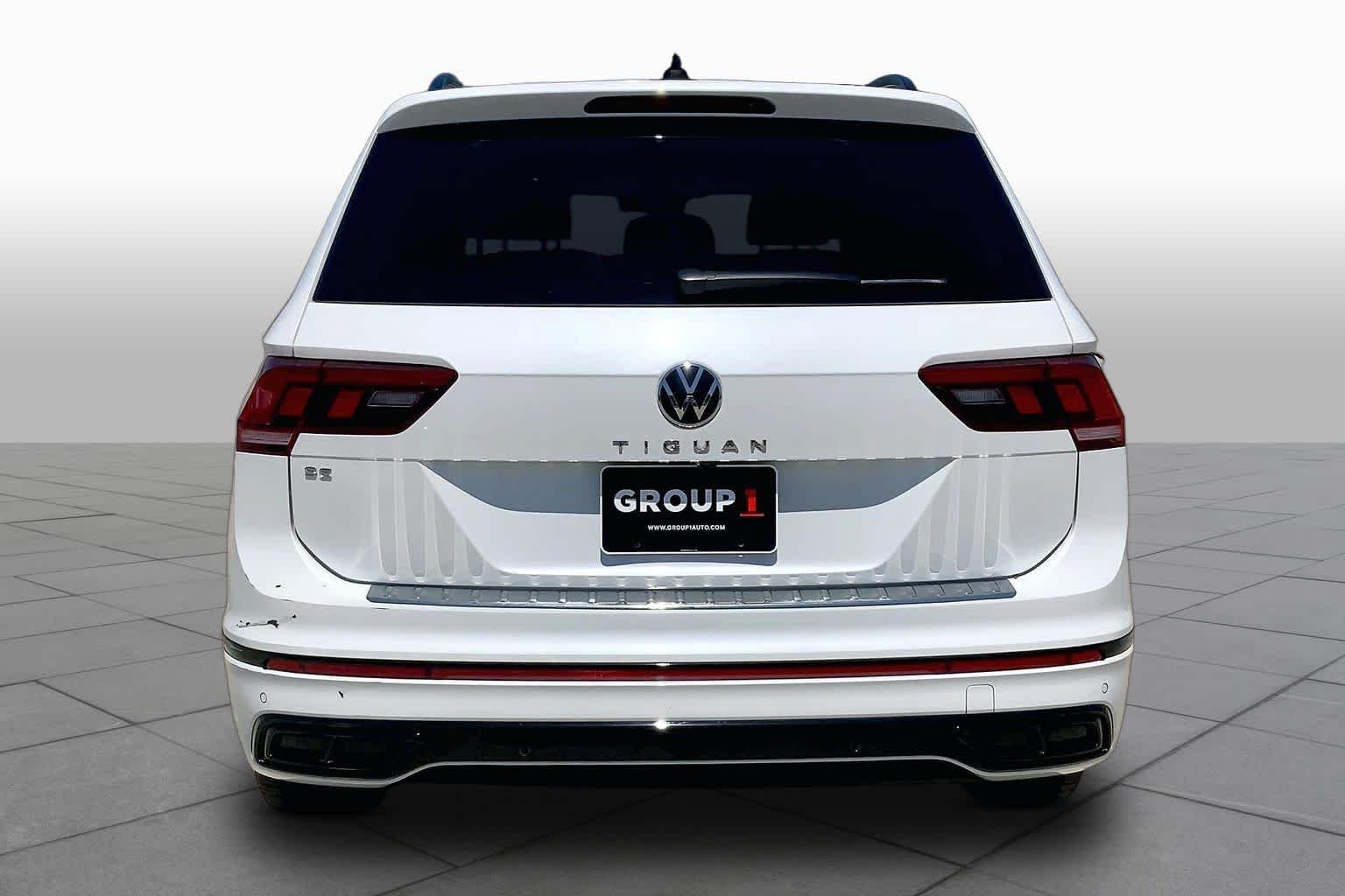 Used 2022 Oryx White Pearl Volkswagen SE R-Line Black image 5