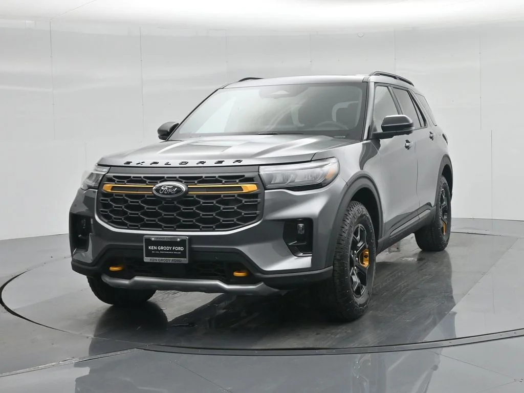 New 2026 Carbonized Gray Metallic Ford Tremor image 62