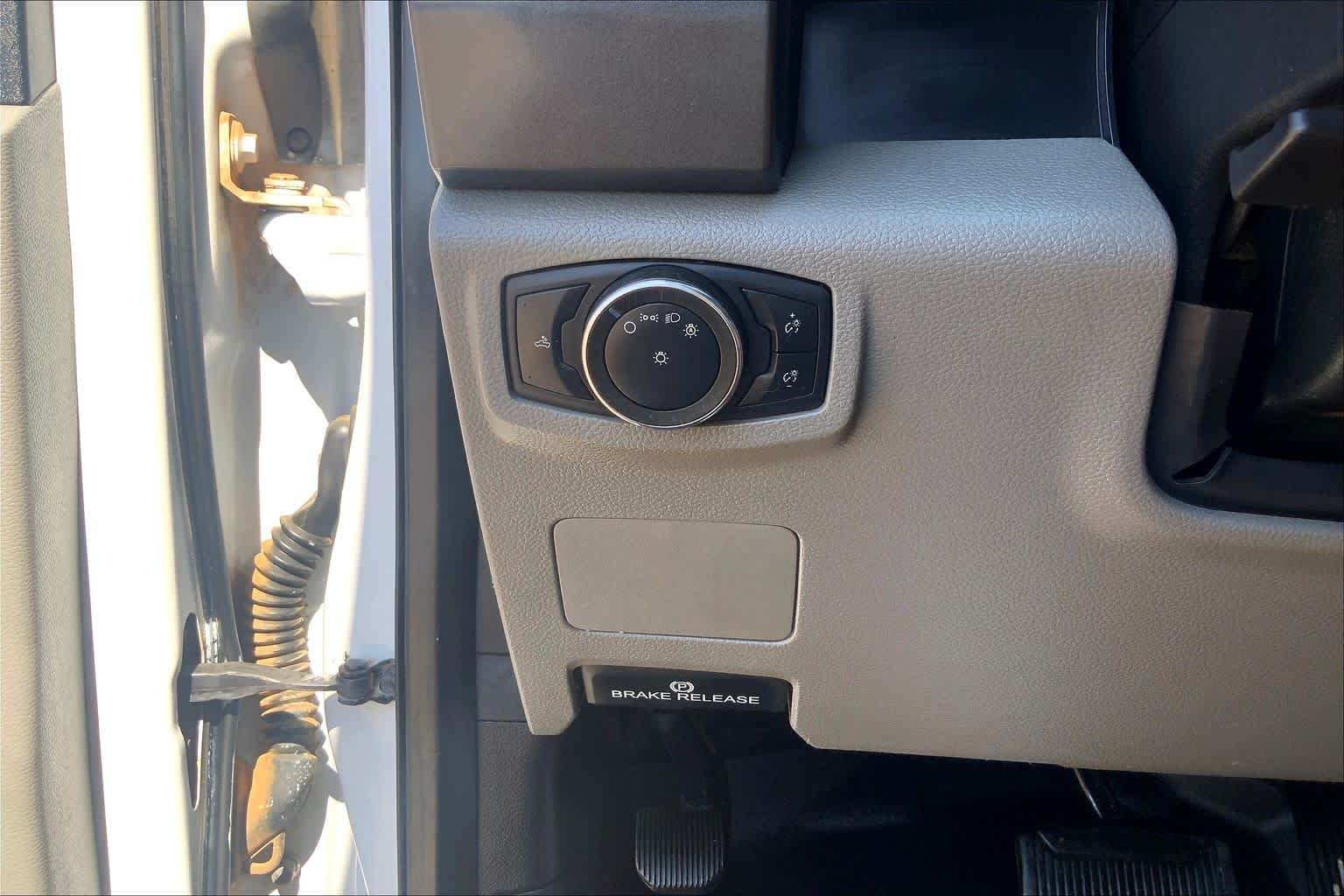 Used 2021 Oxford White Ford XLT image 35