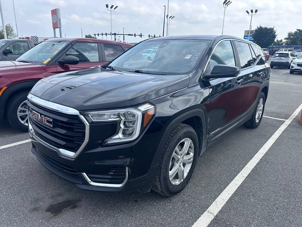 Used 2024 Ebony Twilight Metallic GMC SLE image 2