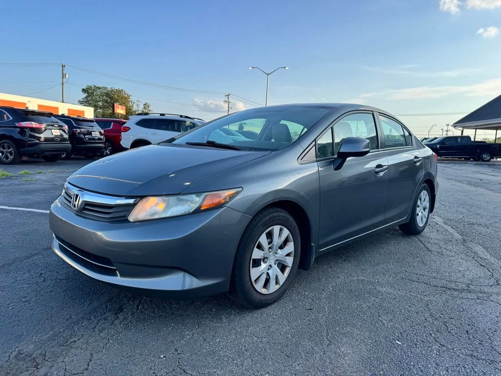 Used 2012  Honda LX image 1