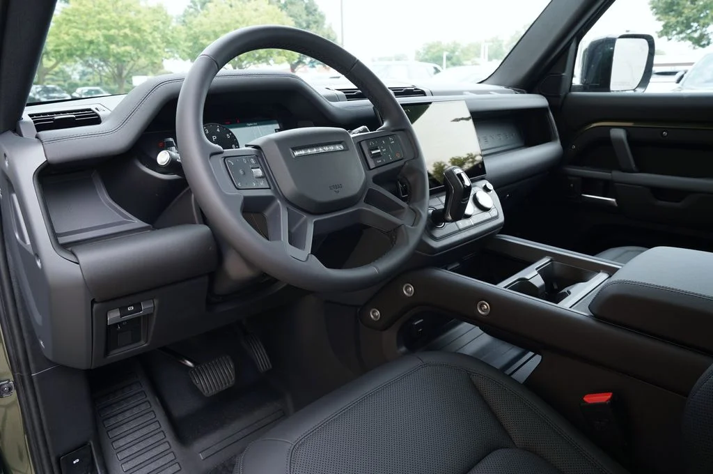 New 2026 Woolstone Green Land Rover S image 14