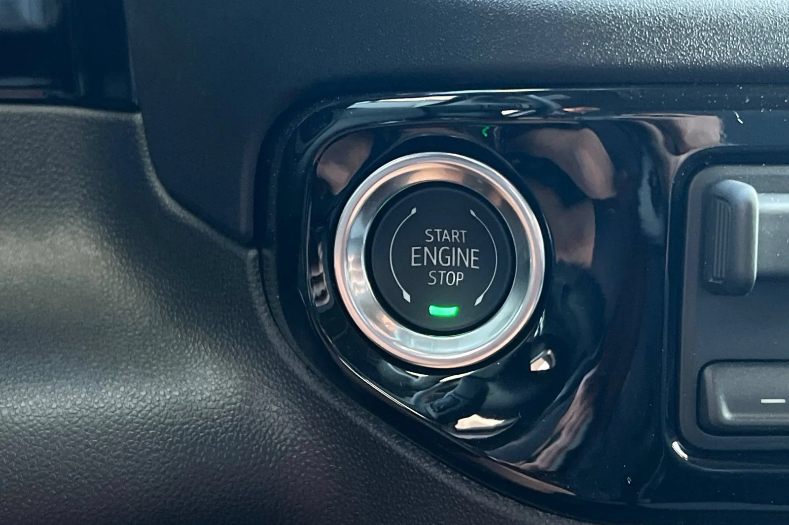 New 2026 Summit White GMC SLE DRW image 20