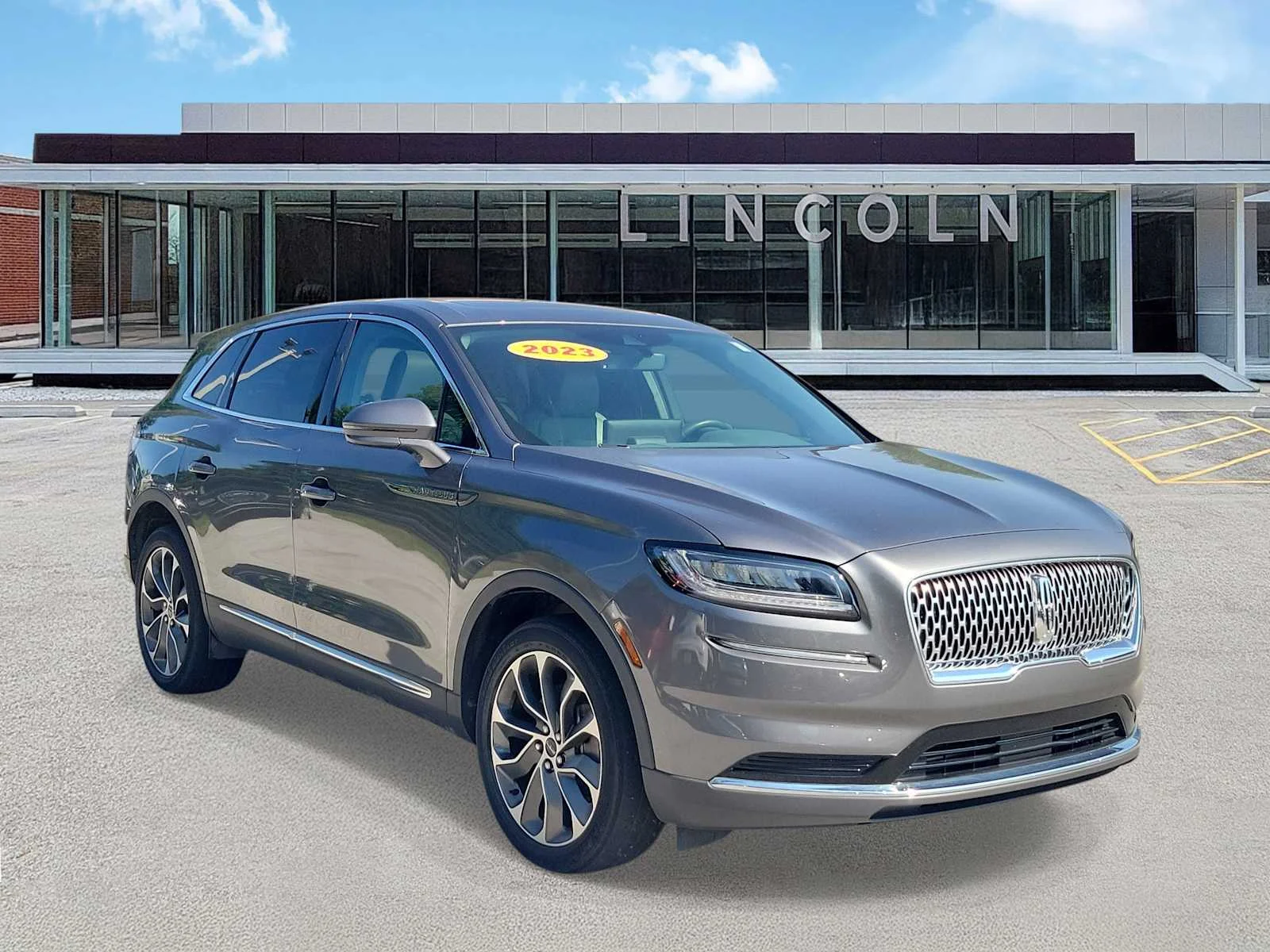 Used 2023 Gray Lincoln Reserve image 2