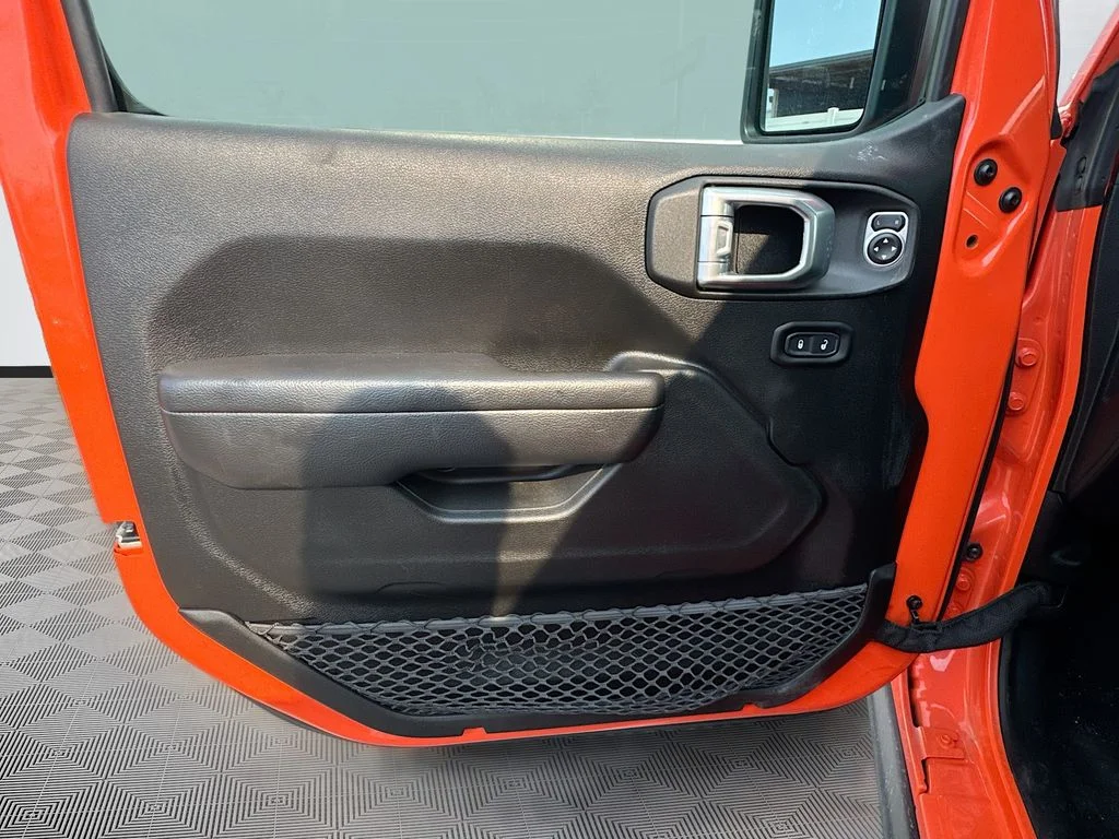 Used 2023  Jeep Willys 4xe image 20