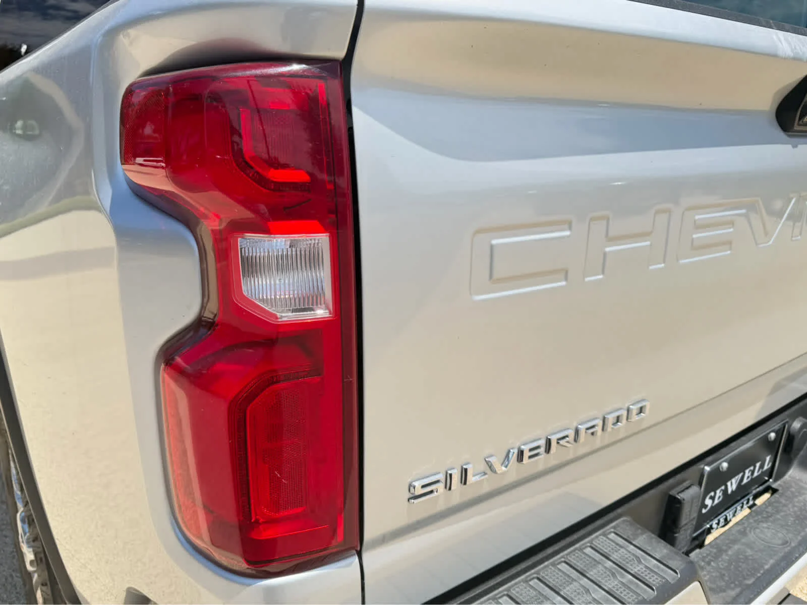 Used 2021 Silver Ice Metallic Chevrolet High Country image 10