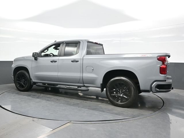 Used 2025 Gray Chevrolet Custom image 3
