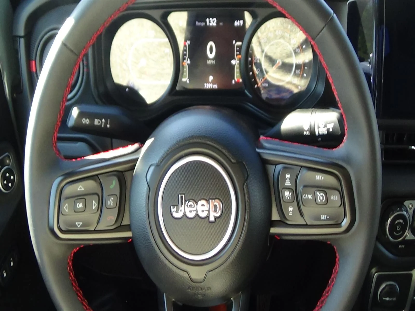 Used 2024 Anvil Clear Coat (pds) Jeep Rubicon image 17