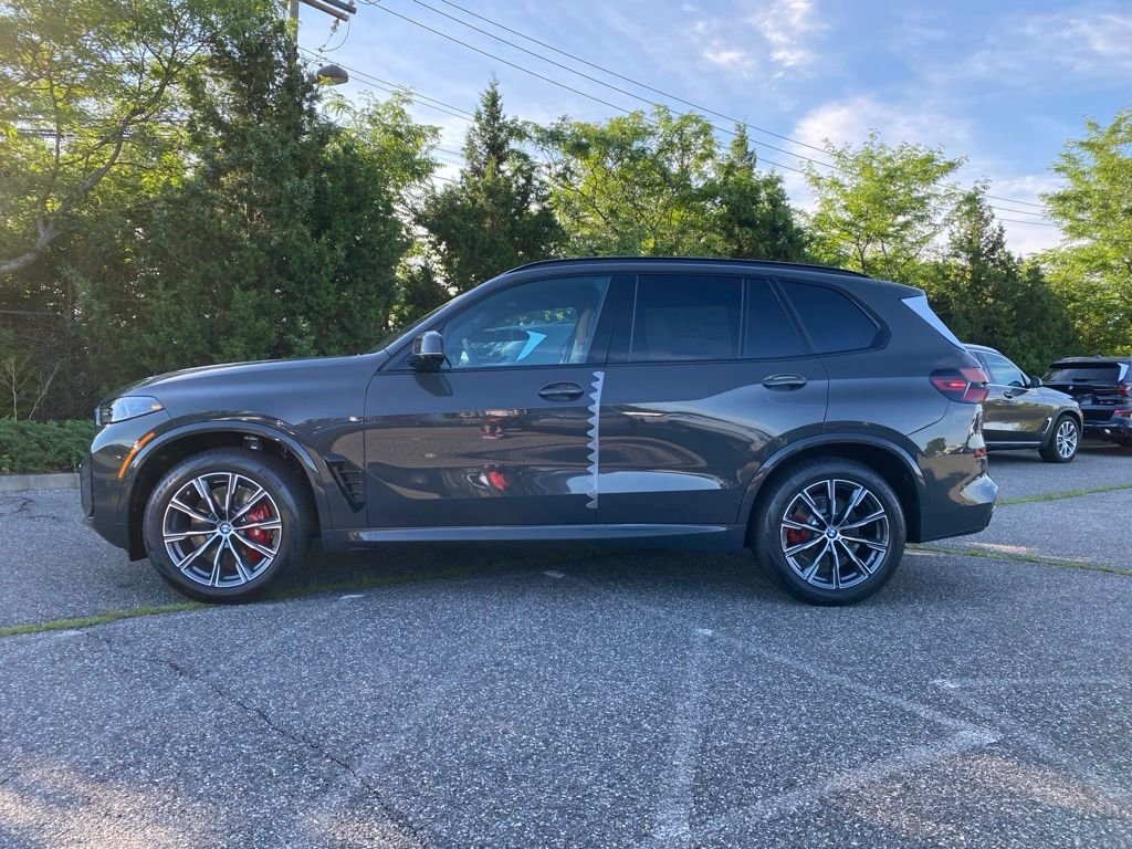 New 2026 Dravit Grey Metallic BMW xDrive40i image 4