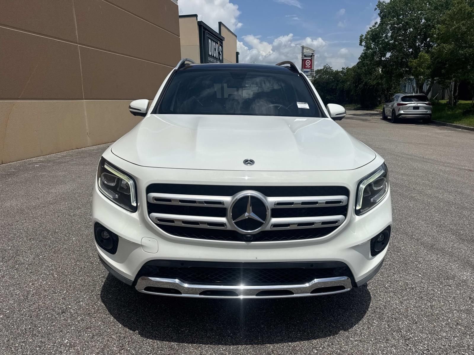 Used 2022  Mercedes-Benz GLB 250 image 2