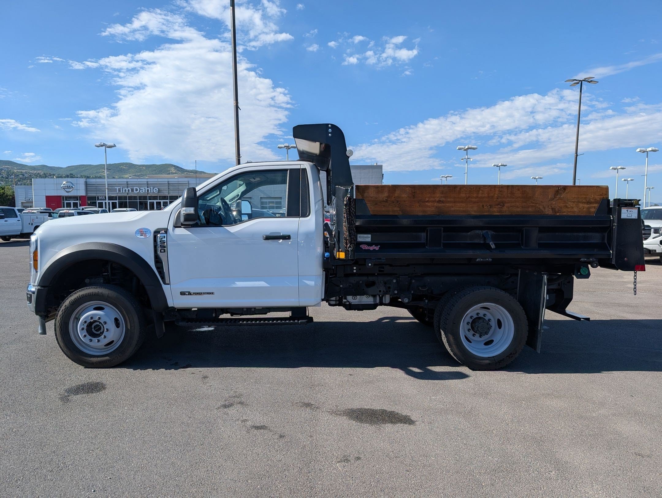 Used 2024  Ford XL image 2