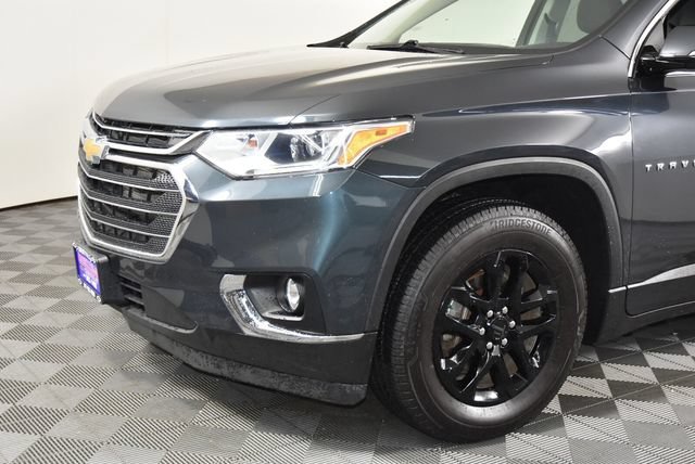 Used 2020 GRAPHITE METALLIC Chevrolet LT Cloth image 2