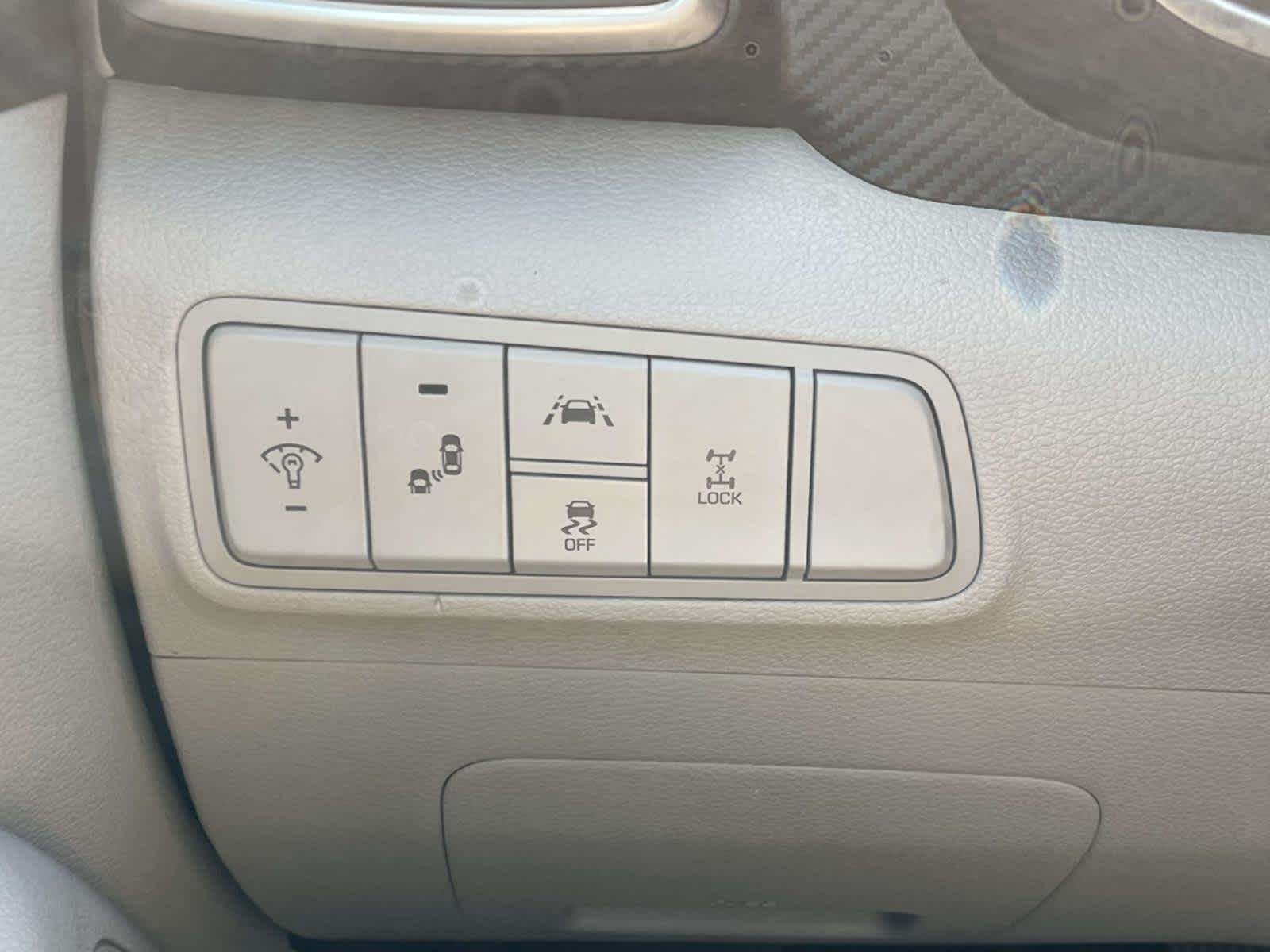 Used 2019 Coliseum Gray Hyundai SEL image 33